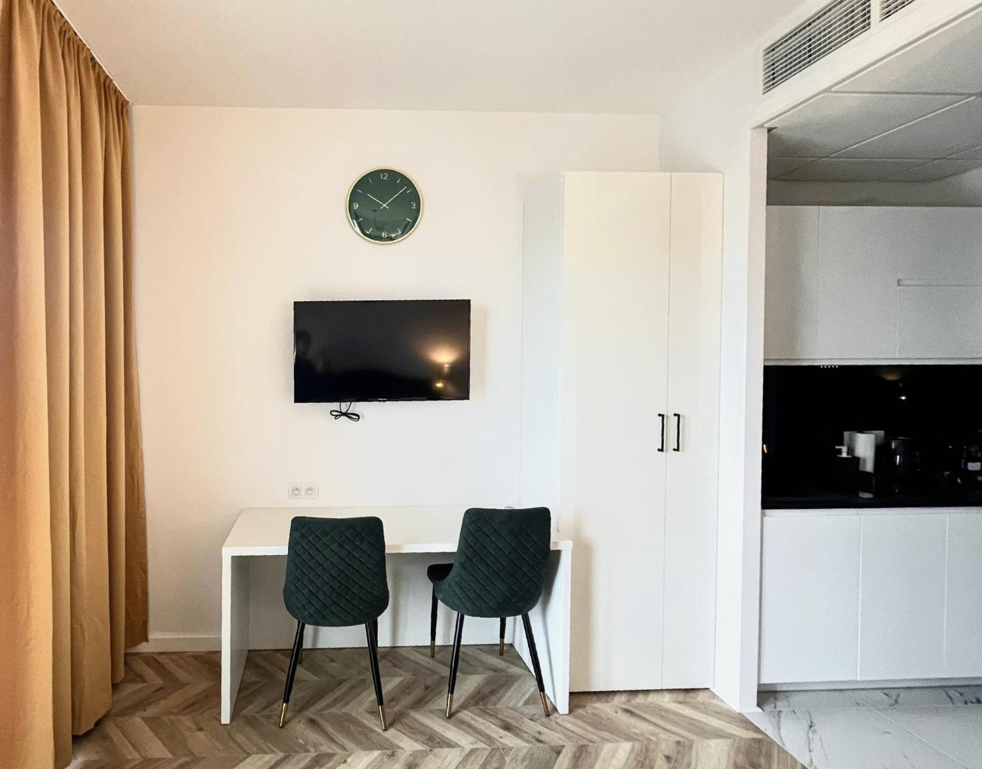 Warsaw Concierge Towerアパートメント エクステリア 写真